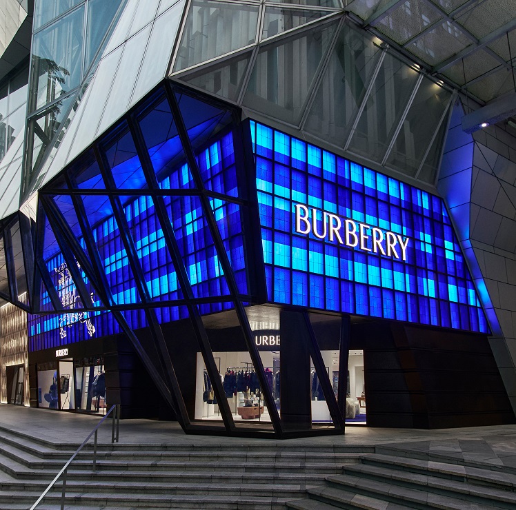 BURBERRY OPENS A STORE IN WISMA ATRIA_ SINGAPORE 4x5 5 Burberry Opens a Store at Wisma Atria Singapore Orchard